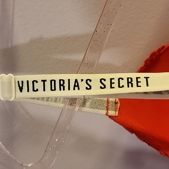 Victoria Secret Bra - Picture 3 of 3